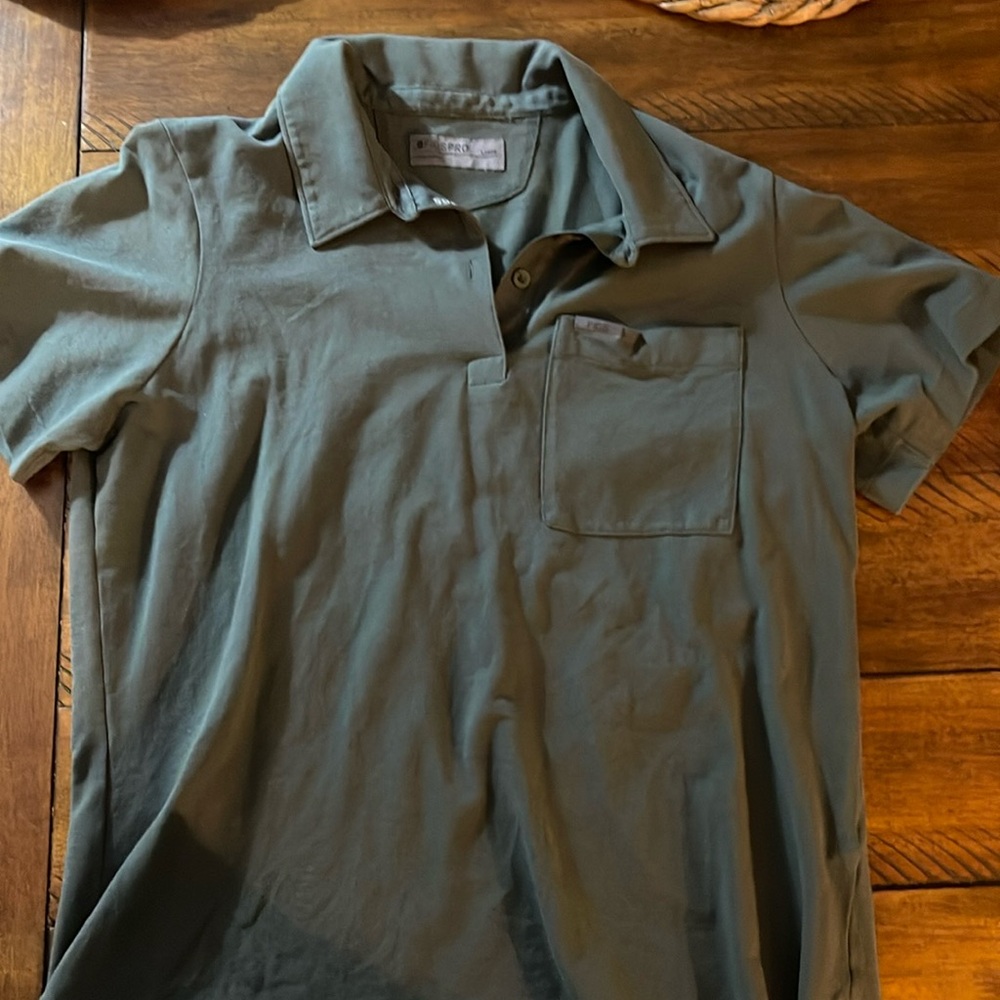 Figs polo